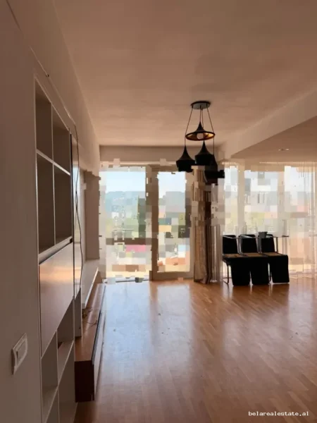 Tirane, jepet me qera apartament 2+1+Ballkon Kati 3, 120 m² 850 € (Sauk i Ri)