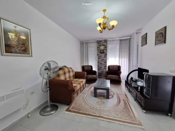 Tirane, jepet me qera apartament 2+1+Ballkon Kati 5, 100 m² 640 € (5 Maji)