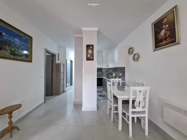 Tirane, jepet me qera apartament 2+1+Ballkon Kati 5, 100 m² 640 € (5 Maji)