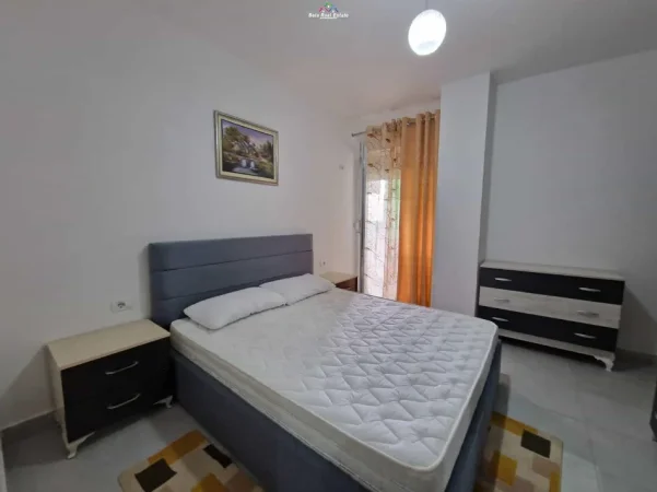 Tirane, jepet me qera apartament 2+1+Ballkon Kati 5, 100 m² 640 € (5 Maji)