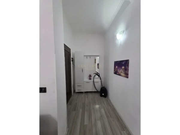 Tirane, shitet apartament 2+1 Kati 8, 72 m² 115.000 € (kombinat)