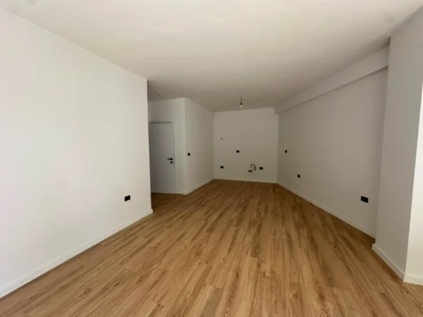Tirane, shitet apartament 2+1+Ballkon Kati 1, 109 m² 195.000 € (Rruga Eshref Frasheri)