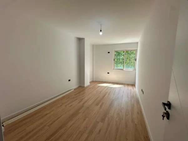 Tirane, shitet apartament 2+1+Ballkon Kati 1, 109 m² 195.000 € (Rruga Eshref Frasheri)