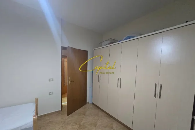 Tirane, jepet me qera apartament 2+1 Kati 5, 105 m² 800 € (RRUGA E KOSOVAREVE)