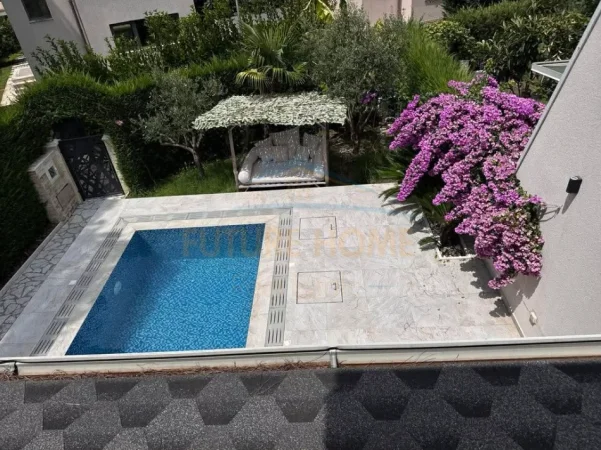 Gjiri Lalezit , Shitet Vile 2 Katshe + Pishine , 200 m² 545.000 € (LURA 3 , GJIRI I LALEZIT)