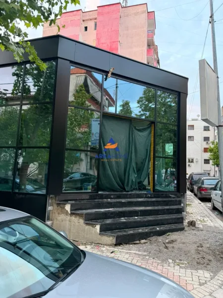 Fushe Kruje, jepet me qera Kati 0, 140 m² 1.072 €