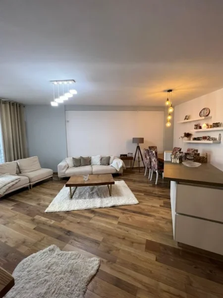 Tirane, jepet me qera apartament 1+1+Ballkon Kati 5, 70 m² 550 € Astir