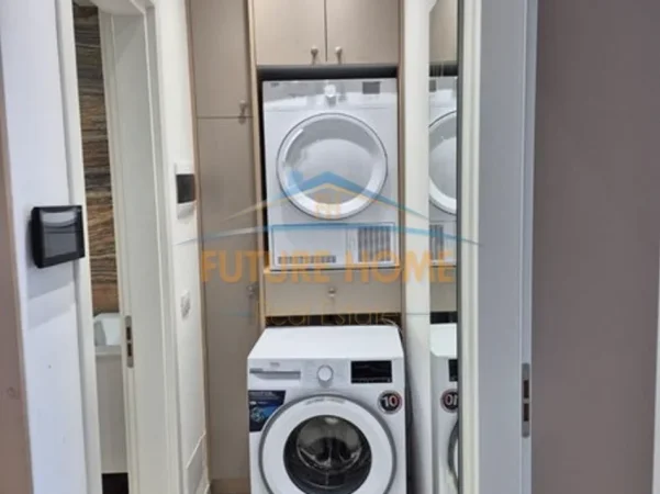 Tirane, shitet apartament 1+1 Kati 7, 56 m² (QENDER , TIRANE)
