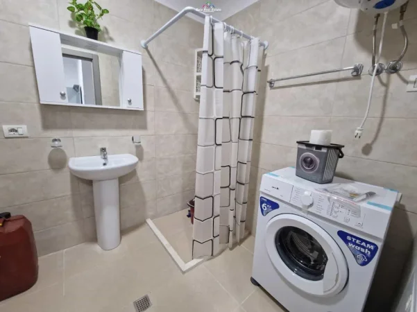 Tirane, jepet me qera apartament 2+1+Ballkon Kati 1, 100 m² 640 € (5 Maji)