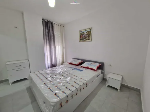 Tirane, jepet me qera apartament 2+1+Ballkon Kati 1, 100 m² 640 € (5 Maji)