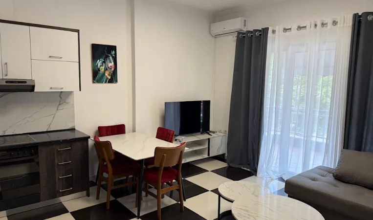 Tirane, jepet me qera apartament 1+1 Kati 2, 60 m² 600 € 