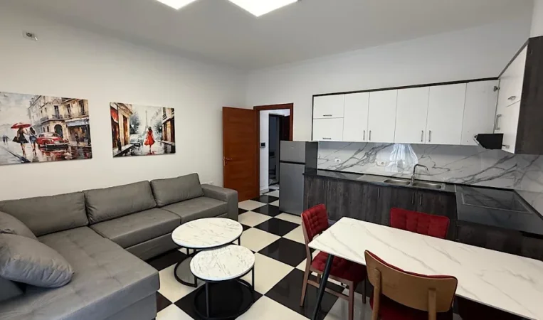 Tirane, jepet me qera apartament 1+1 Kati 2, 60 m² 600 € 