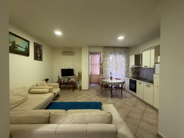 Tirane, shitet apartament 2+1 Kati 1, 97 m² 285.000 € (prane rruge kosovareve)
