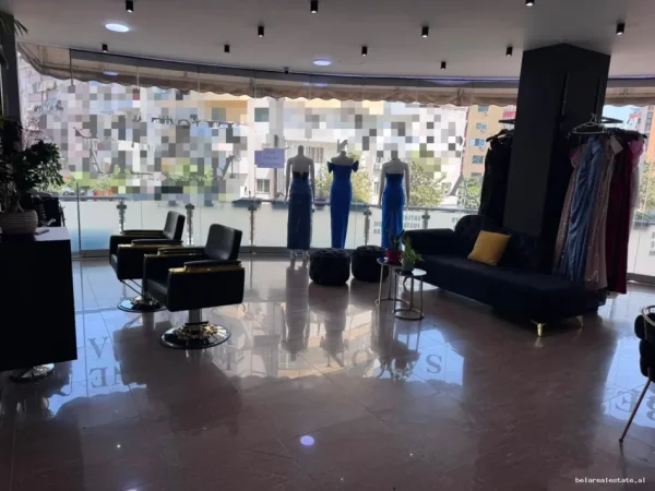 Tirane, jepet me qera dyqan Kati 1, 100 m² 1.500 € (Astir)