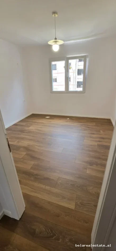 Tirane, shitet apartament 1+1+Ballkon Kati 3, 59 m² 140.000 € (Ish Parku)