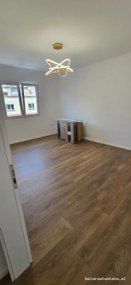 Tirane, shitet apartament 1+1+Ballkon Kati 3, 59 m² 140.000 € (Ish Parku)