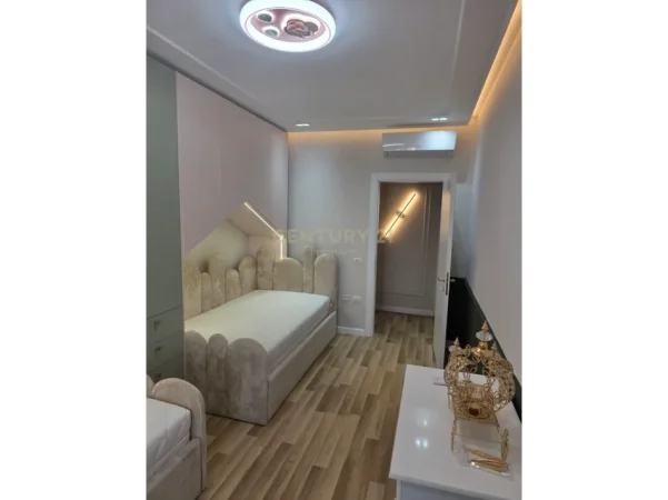 Tirane, jepet me qera apartament 2+1 Kati 7, 117 m² 1.100 € (astir unaza e re tek oazis)