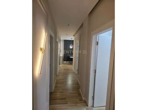 Tirane, jepet me qera apartament 2+1 Kati 7, 117 m² 1.100 € (astir unaza e re tek oazis)