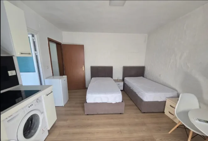 Tirane, jepet me qera apartament garsoniere Kati 4, 38 m² 440 € (Kryqezimi i 21 Dhjetorit)