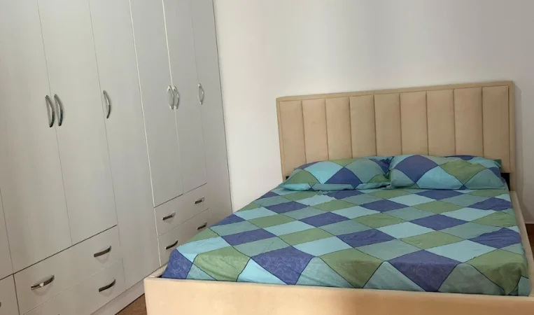 Tirane, jepet me qera apartament 2+1 Kati 2, 90 m² 500 € 