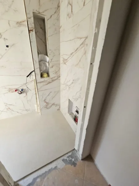 Tirane, shitet apartament 3+1 , 140 m² 220.000 € 