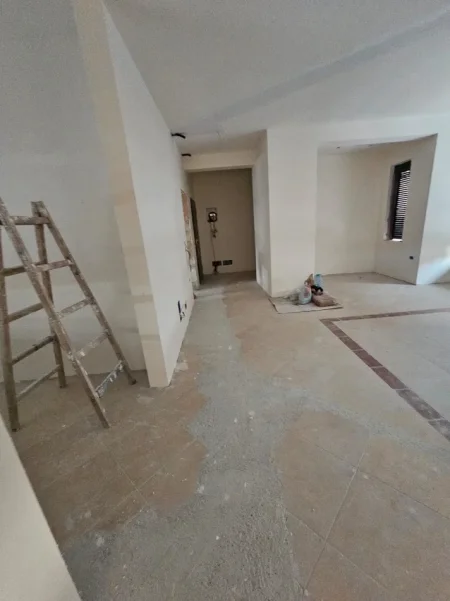 Tirane, shitet apartament 3+1 , 140 m² 220.000 € 