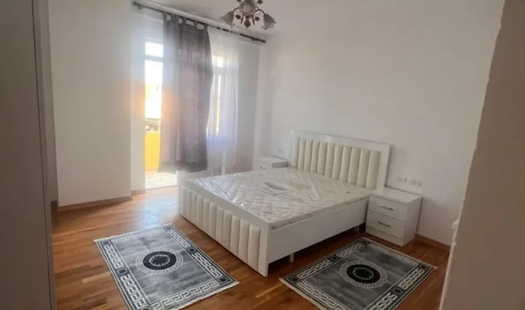 Tirane, jepet me qera apartament 2+1 Kati 3, 88 m² 600 € 