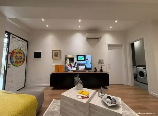 Tirane, jepet me qera apartament 1+1+Ballkon Kati 1, 52 m² 735 € (Kodra e Diellit)