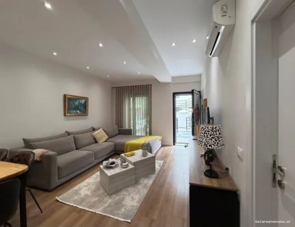 Tirane, jepet me qera apartament 1+1+Ballkon Kati 1, 52 m² 735 € (Kodra e Diellit)
