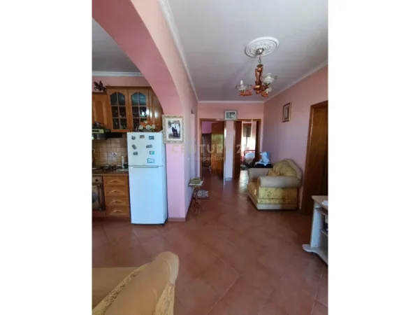 Tirane, shitet apartament 3+1+Ballkon Kati 2, 135 m² 168.000 € (misto mame prae cormeum)