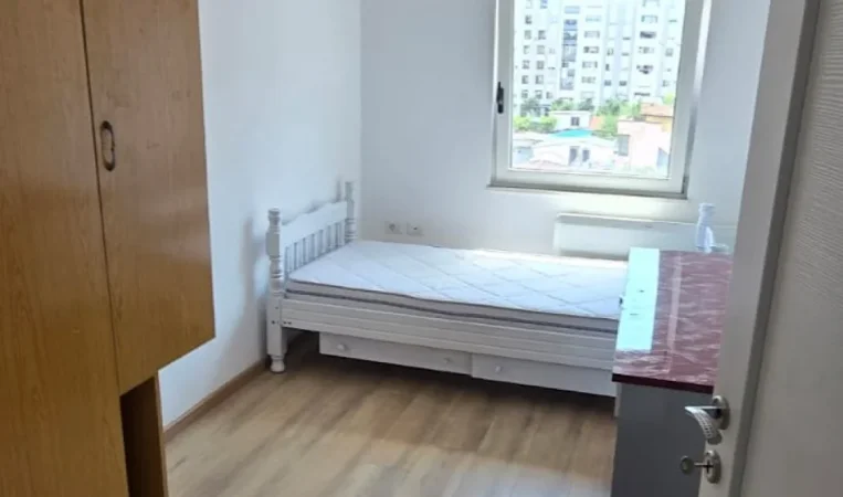 Tirane, jepet me qera apartament 2+1 Kati 4, 93 m² 700 €
