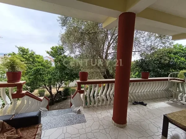 Tirane, shitet shtepi 4+1+Ballkon Kati 2, 411 m² 265.000 € (babrru qender prane unazes se madhe)