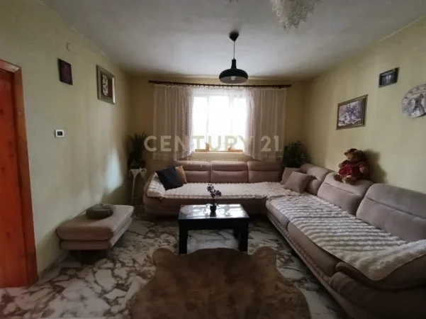 Tirane, shitet shtepi 4+1+Ballkon Kati 2, 411 m² 265.000 € (babrru qender prane unazes se madhe)