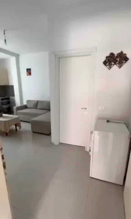 Tirane, jepet me qera Vile 1+1 Kati 1, 90 m² 28.000 € (PAL engjelli)