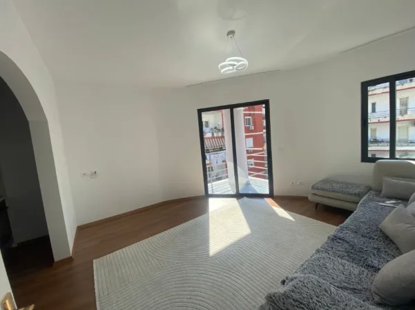 Tirane, jepet me qera apartament 2+1 Kati 3, 110 m² 450 € (Pranë Fizikes Berthamore)