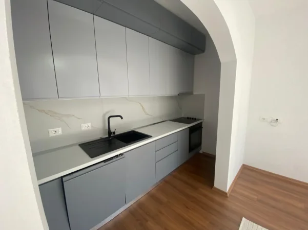 Tirane, jepet me qera apartament 2+1 Kati 3, 110 m² 450 € (Pranë Fizikes Berthamore)