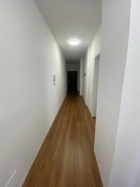 Tirane, jepet me qera apartament 2+1 Kati 3, 110 m² 450 € (Pranë Fizikes Berthamore)