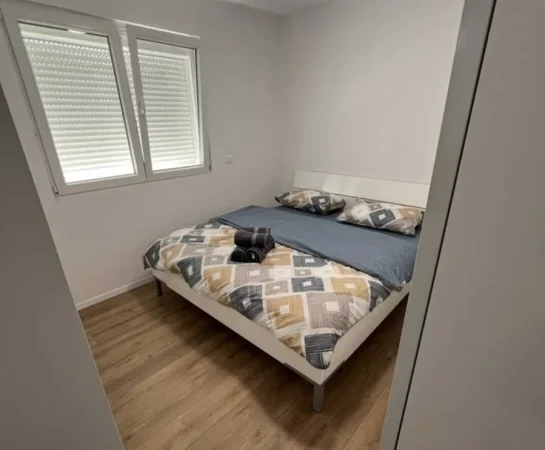 Tirane, jepet me qera apartament 3+1 Kati 3, 88 m² 900 € (Rr. Tefta Tashko Koco)