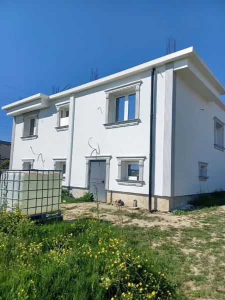 Durres, shitet Vile 2 Katshe , 111 m² 168 milion lek (Xhafzotaj Durrës)