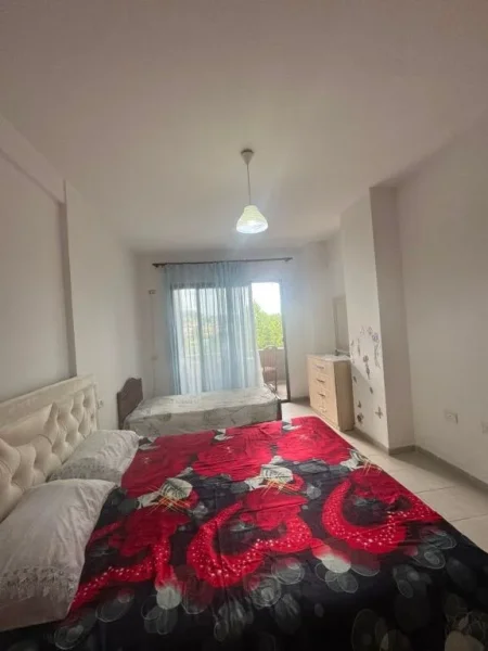 Tirane, jepet me qera apartament 1+1+Ballkon Kati 3, 70 m² 400 € (Astir Kompleksi Molla)
