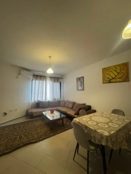 Tirane, jepet me qera apartament 1+1+Ballkon Kati 3, 70 m² 400 € (Astir Kompleksi Molla)