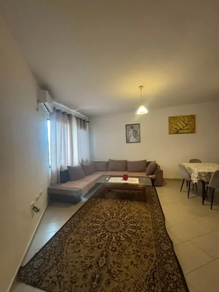 Tirane, jepet me qera apartament 1+1+Ballkon Kati 3, 70 m² 400 € (Astir Kompleksi Molla)