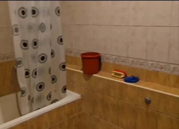 Tirane, jepet me qera apartament 1+1 Kati 1, 65 m² 500 € (Laprakë)