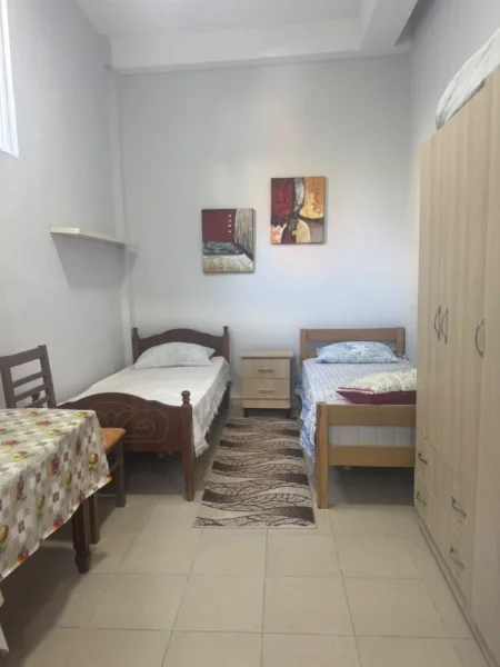Tirane, jepet me qera apartament Studio Kati 1, 40 m² 220 € (Ali Demi)