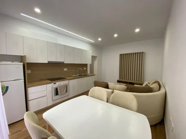Tirane, jepet me qera apartament 2+1 Kati 4, 90 m² 600 € (Rruga Bardhyl)