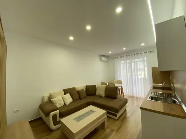 Tirane, jepet me qera apartament 2+1 Kati 4, 90 m² 600 € (Rruga Bardhyl)