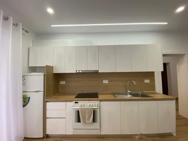 Tirane, jepet me qera apartament 2+1 Kati 4, 90 m² 600 € (Rruga Bardhyl)