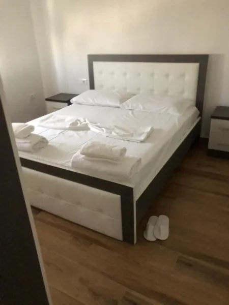Tirane, jepet me qera apartament 2+1 Kati 4, 90 m² 600 € (Rruga Bardhyl)