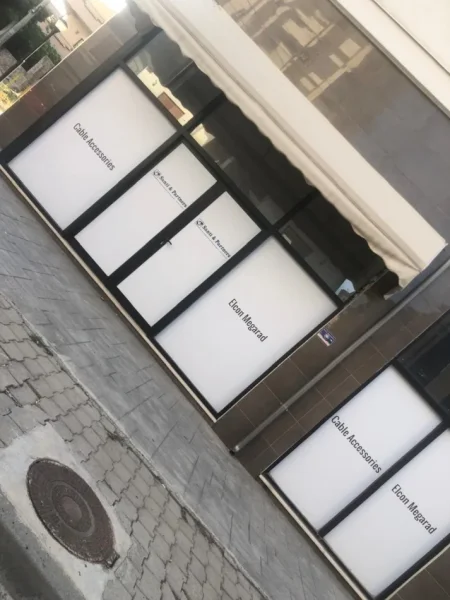 Tirane, jepet me qera ambjent biznesi Kati 1, 66 m² 600 € (Komuna e Parisit)