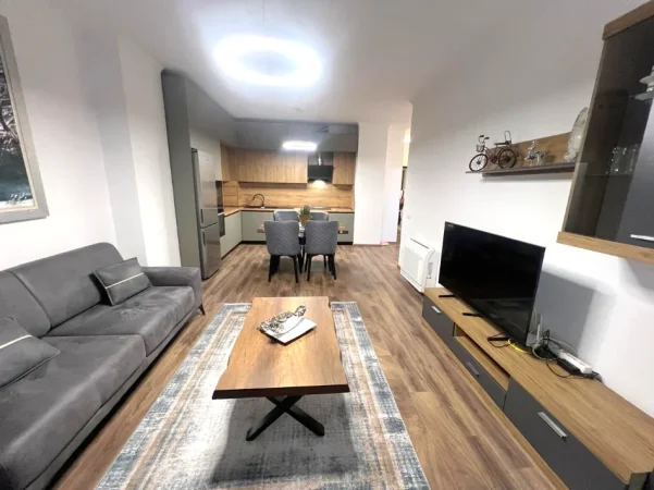 Tirane, jepet me qera apartament 2+1+Ballkon , 120 m² 1.200 € 